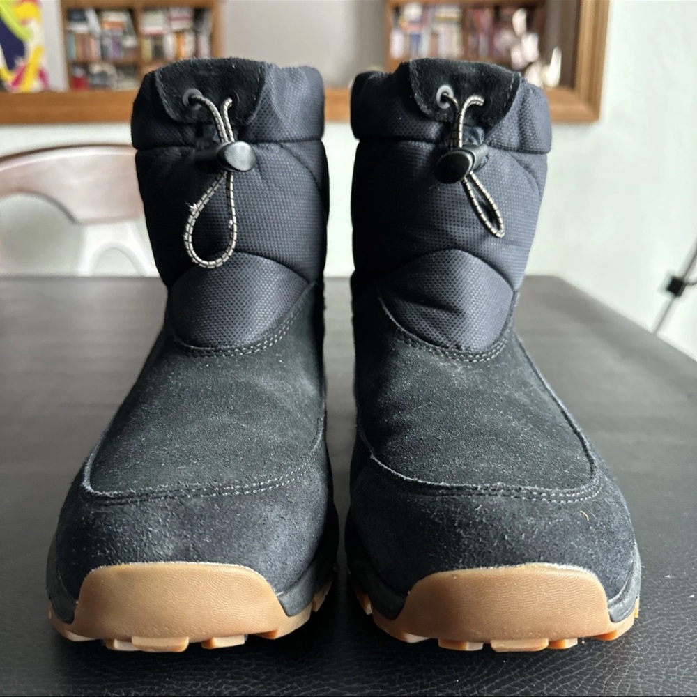 Danner Women’s Weatherized 200gram Boots Size 9.5